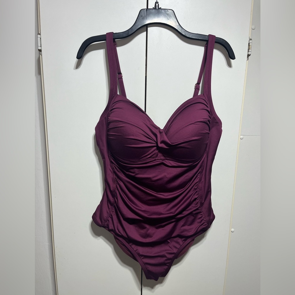 Liz Claiborne one-piece soft cup swimsuit SZ 16